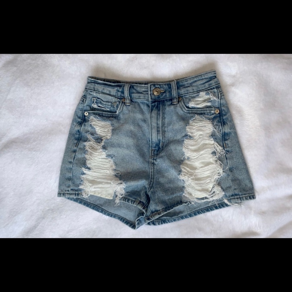 American Eagle ripped shorts